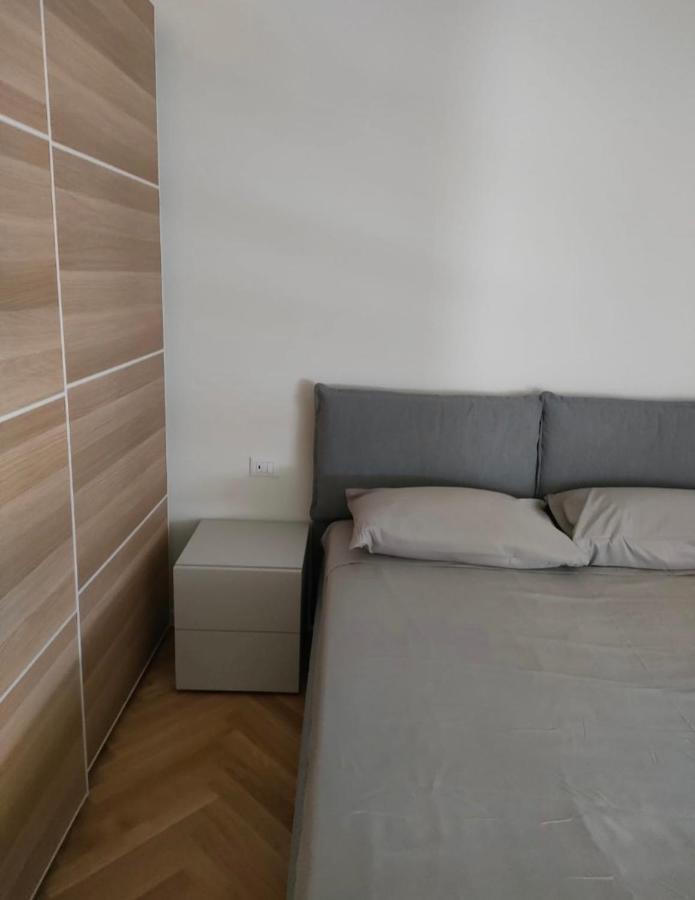 Milano: Incantevole Appartamento In Pieno Centro - Fancy Yellow Apartments Luaran gambar