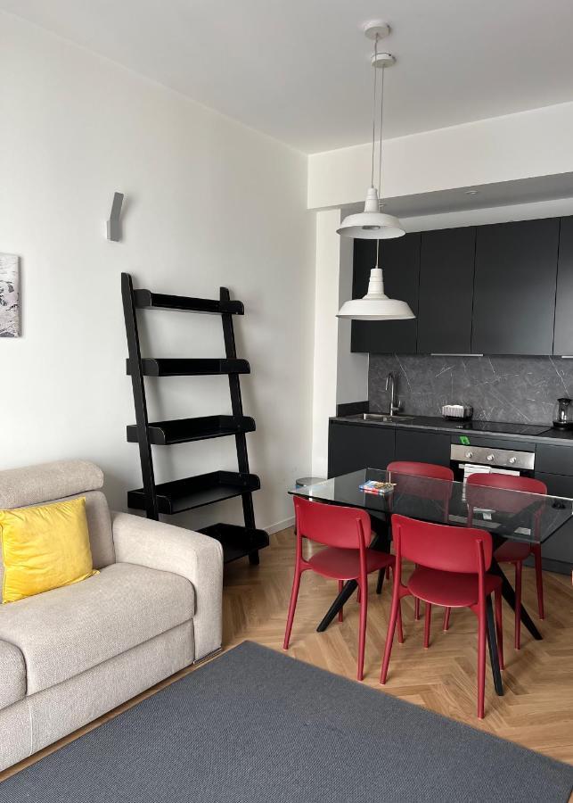 Milano: Incantevole Appartamento In Pieno Centro - Fancy Yellow Apartments Luaran gambar