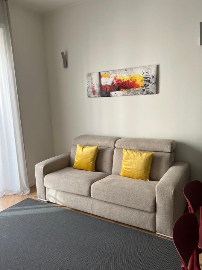 Milano: Incantevole Appartamento In Pieno Centro - Fancy Yellow Apartments Luaran gambar
