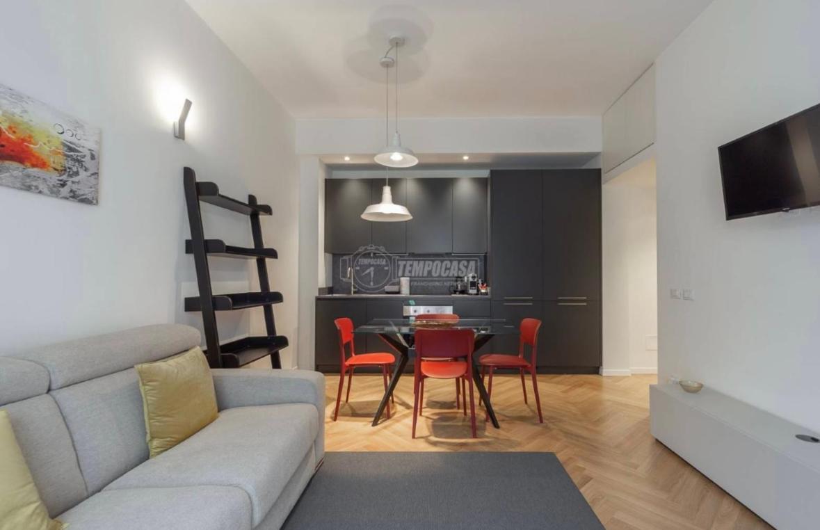Milano: Incantevole Appartamento In Pieno Centro - Fancy Yellow Apartments Luaran gambar