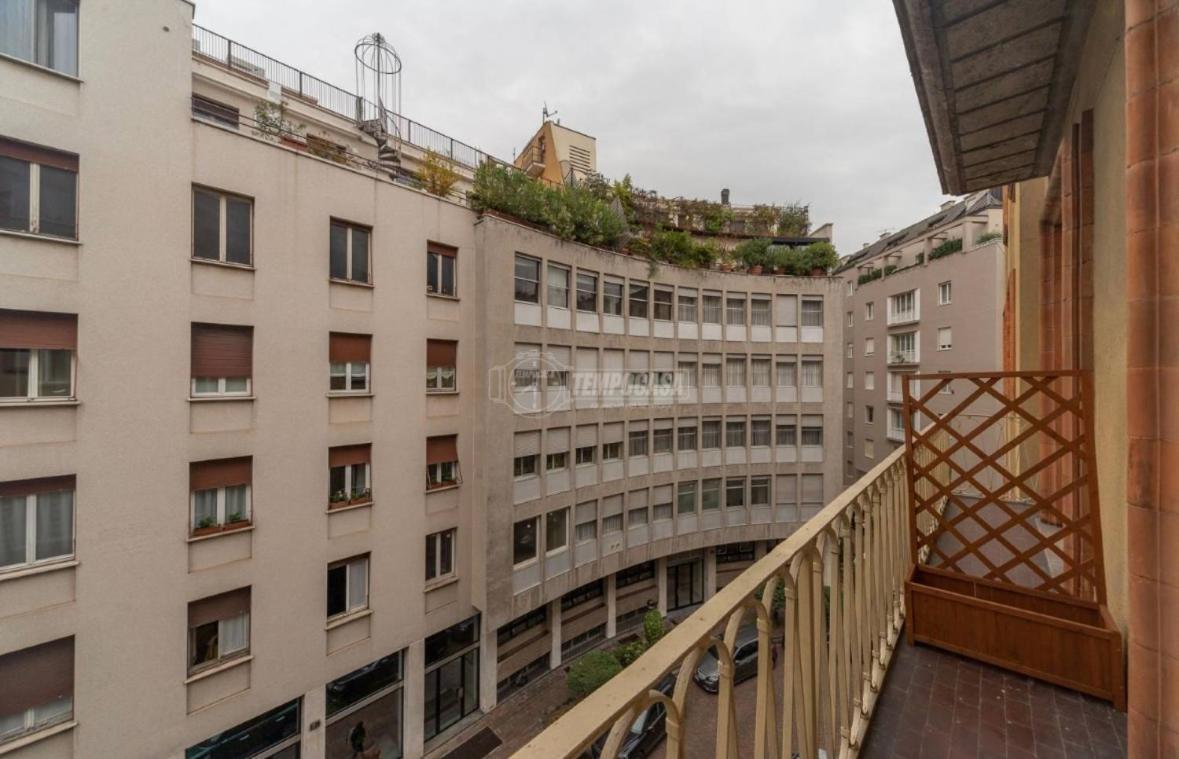Milano: Incantevole Appartamento In Pieno Centro - Fancy Yellow Apartments Luaran gambar